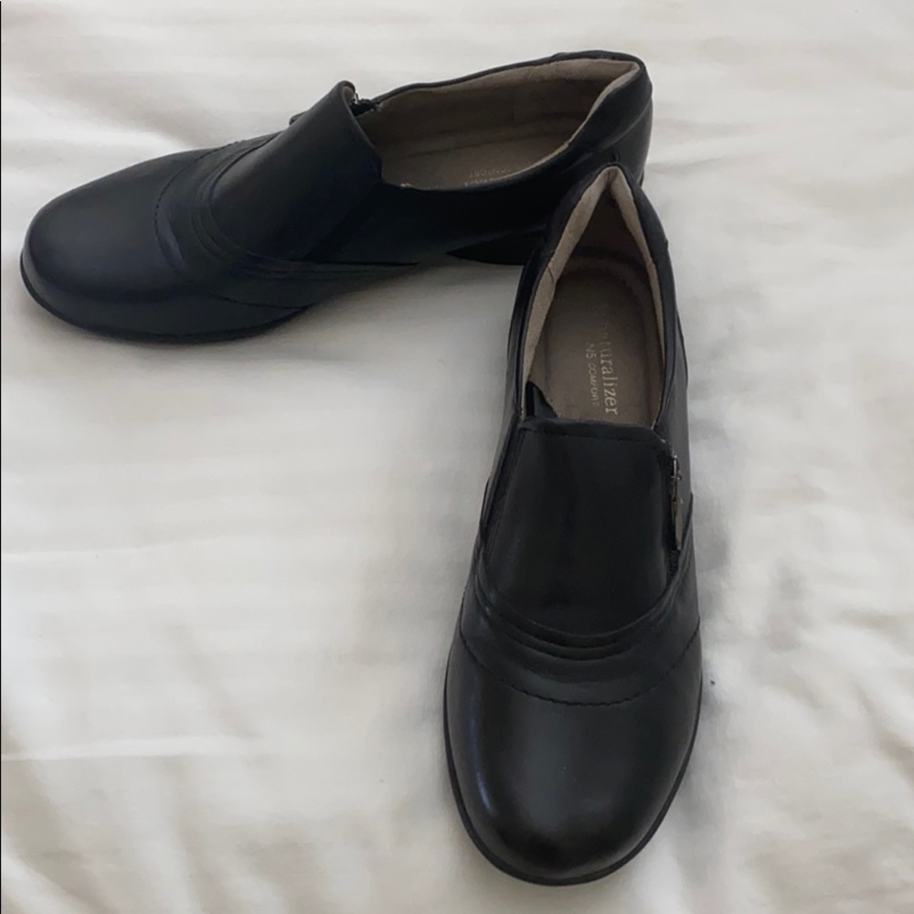 *Brand New* Black slip on shoes